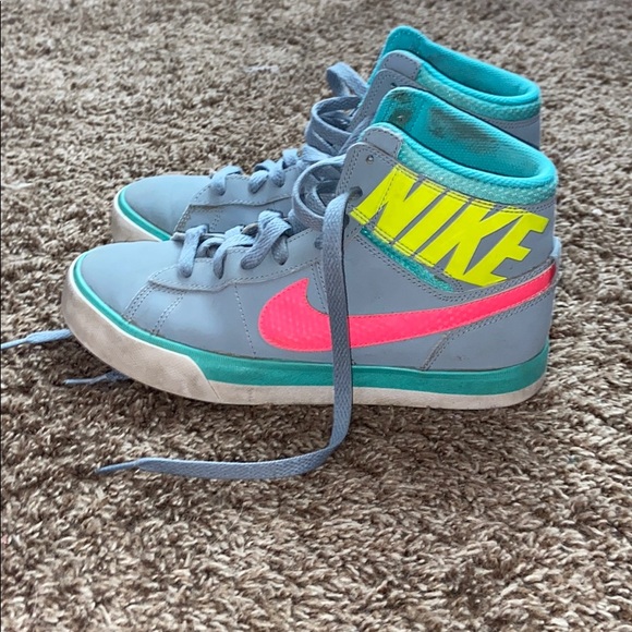 shoes - Picture 3 of 5